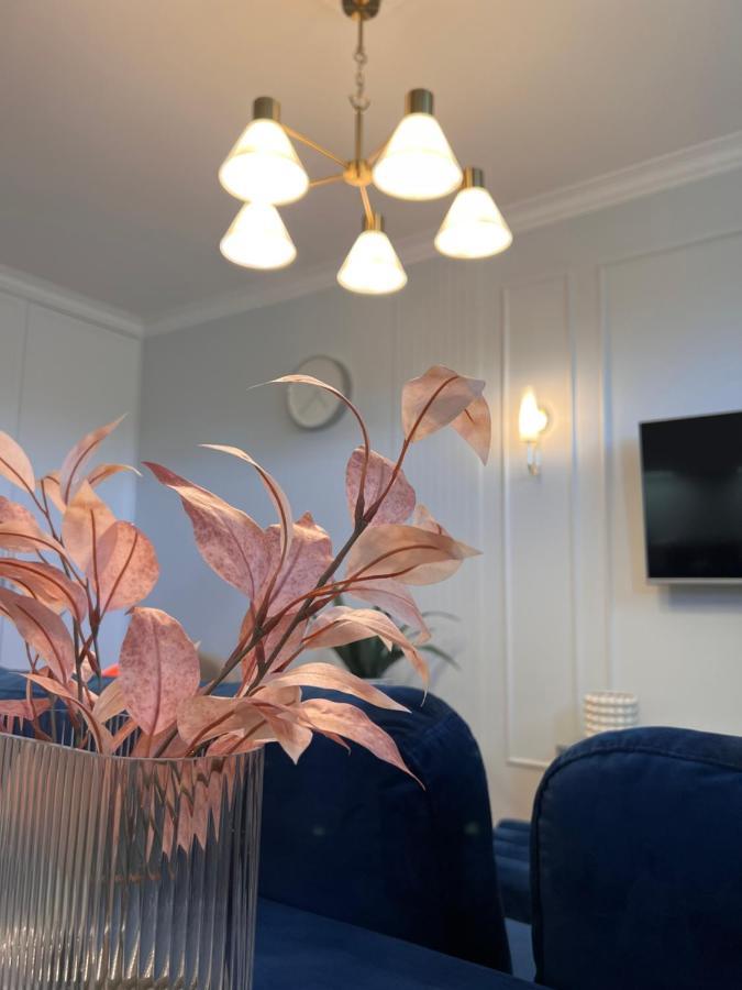 Bella Casa Luxury Apartament Radom Bagian luar foto