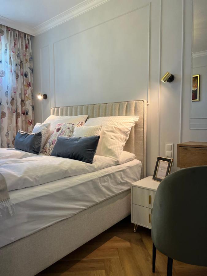 Bella Casa Luxury Apartament Radom Bagian luar foto