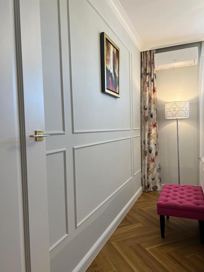 Bella Casa Luxury Apartament Radom Bagian luar foto