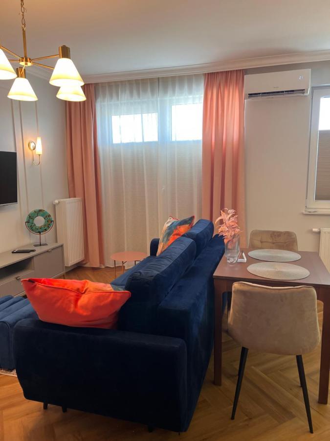 Bella Casa Luxury Apartament Radom Bagian luar foto