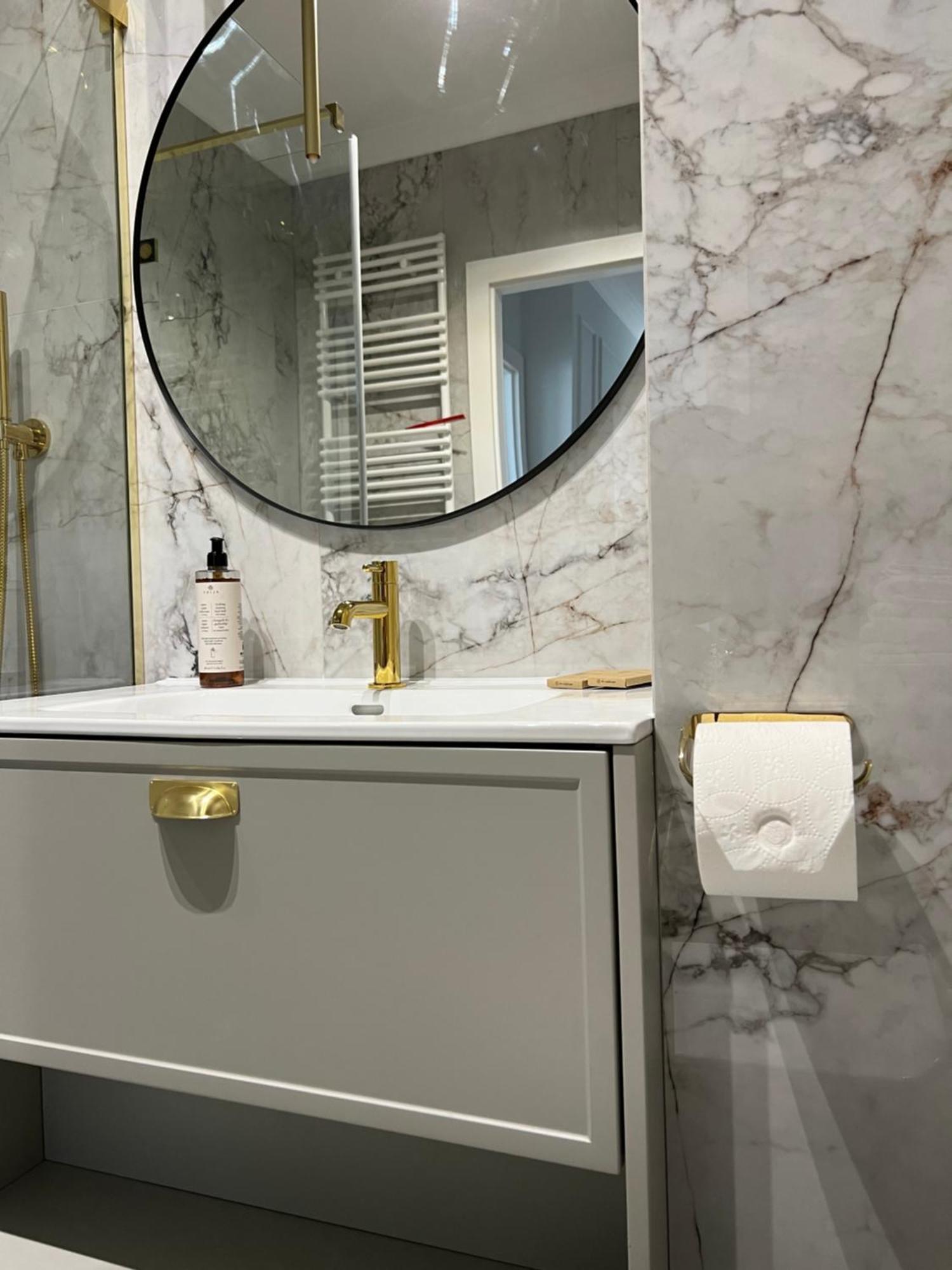 Bella Casa Luxury Apartament Radom Bagian luar foto